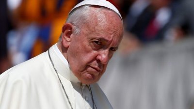 Папа Франциск в битка за живота си: Състоянието му остава стабилно, но прогнозите са неясни