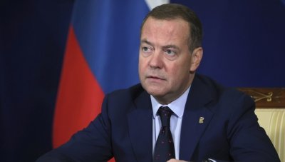 Медведев: Вечерята бе за двама. Менюто бе киевски котлет