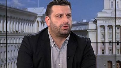 Световно неизвестен р&ograve;ден политически анализатор призова, да не се лъжем, докато той самият излъга в ефир