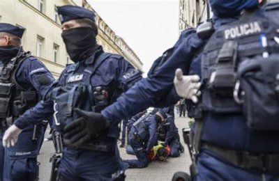 Najwyższy CZAS: Украински мафиотски групи изправиха на нокти Полша