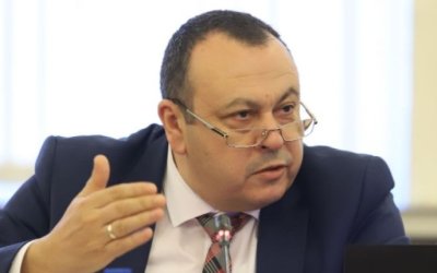 В ПАРЛАМЕНТА: Хамид Хамид разкри скандални зависимости на шефката на ЦИК Росица Нейкова