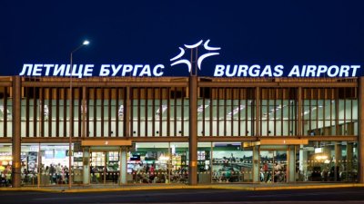 Ремонтни дейности на летище Бургас в подготовка за летния сезон