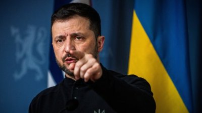 Зеленски: Руснаците са като динозаврите - искат да изядат всички украинци