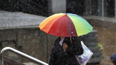 Дъжд и облаци обхващат страната днес, валежите отслабват в края на деня