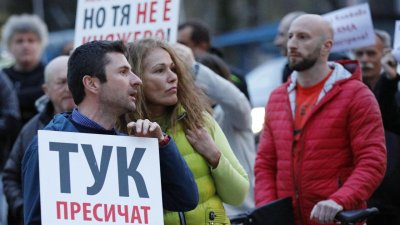 Жители на &bdquo;Княжево&ldquo; на протест: Искат мерки за безопасност на бул. &bdquo;Цар Борис III&ldquo;