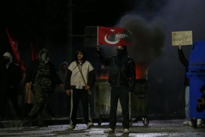 343 арестувани по време на протестите в Истанбул срещу ареста на Имамоглу