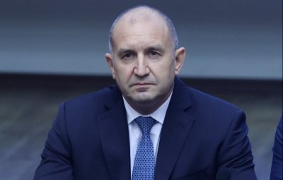 Радев: Стабилността на правителството зависи от Борисов и Пеевски