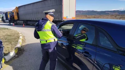 Специализирана полицейска операция на &ldquo;Тракия&rdquo;: Масови проверки на автомобили и водачи