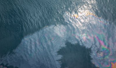 Подадени сигнали за нови петна в морето във Варна