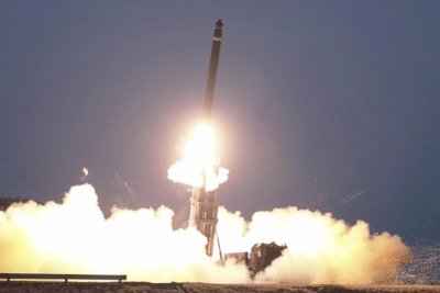 Хусите твърдят, че са ударили израелското летище Бен Гурион с хиперзвукова ракета
