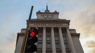 Днес депутатите дебатират първия вот на недоверие срещу кабинета &bdquo;Желязков&ldquo;