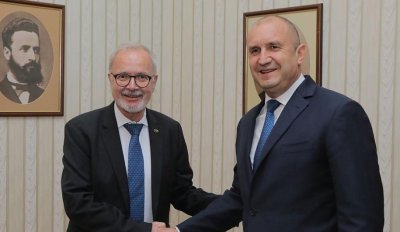 Радев и президентът на ЕБВР обсъдиха инвестиции в енергийната сигурност и транспорта за България
