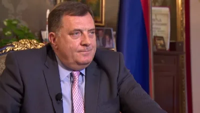 Милорад Додик напусна Сърбия въпреки заповедта за арест