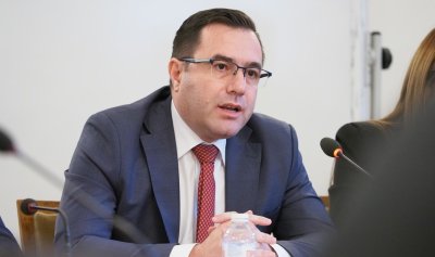 Парламентът избра Пламен Младеновски за новия председател на КЕВР