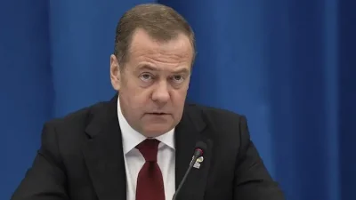 Дмитрий Медведев предсказва разширяване на ядреното въоръжаване и обвинява Запада в тласкане към Трета световна война