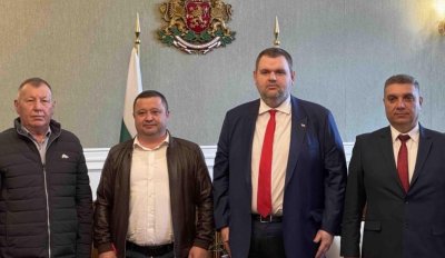 Делян Пеевски проведе среща с кмета на Лозница Севгин Шукри