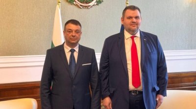 Лидерът на ДПС и ПГ на ДПС-НОВО НАЧАЛО Делян Пеевски присъедини кмета на Силистра към стратегията за ново начало