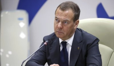 Медведев: Трябва само да седнем на брега на реката и да дочакаме трупа на врага да мине покрай нас