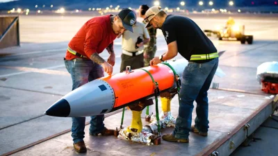 САЩ ускоряват производството на новата ядрена бомба B61-13