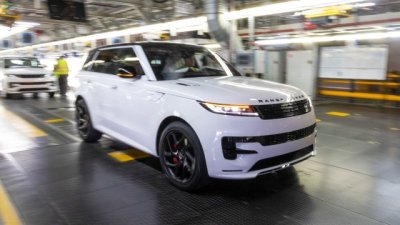 Jaguar Land Rover спира доставките за САЩ за един месец заради ново мито