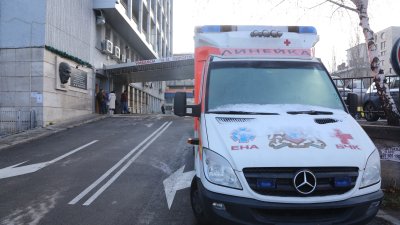 След падането в училище: 16-годишното момче е оперирано и в реанимация
