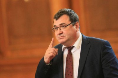 Излезлият от нафталина Славчо Атанасов отново е кандидат за кмет на Пловдив