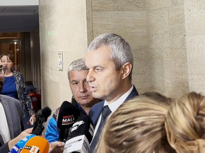 Костадин Костадинов: Земеделските производители не трябва да разговарят с терористи, каквито са управляващите