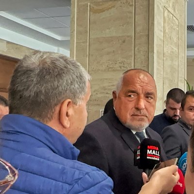 Журналист от MEDIAMALL към Бойко Борисов: Стояли сте потен пред мен. Той: Да, така е