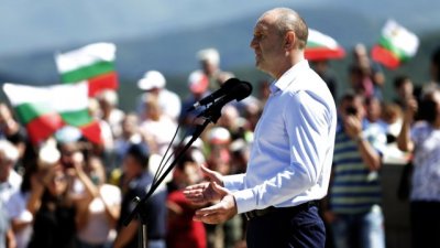 След моралния провал на политическите партии, ако Румен Радев направи формация, тя ще се бори за 1 млн. гласа