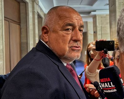 Бойко Борисов се плъзна по корем пред ДБ за службите. Вижте какъв отговор даде на въпрос на MEDIAMALL: Аз много уважавам ген. Атанас Атанасов!