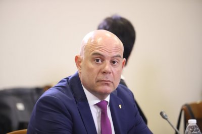 Адвокати: Не искаме Гешев за колега!