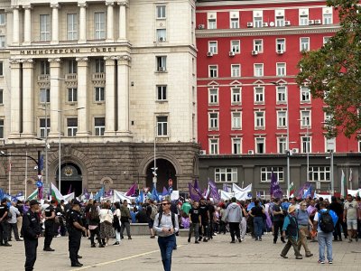 ПРОТЕСТ В MEDIAMALL! Вижте мощният израз на недоволство на работниците от енергийния сектор!