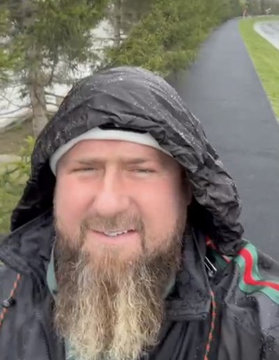  Главата на Чечня Рамзан Кадиров публикува видео от разходката си в парка след слуховете за влошеното му здраве