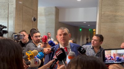 Делян Пеевски отговори на въпрос на MEDIAMALL: Терористи ли са земеделските производители? (ВИДЕО)
