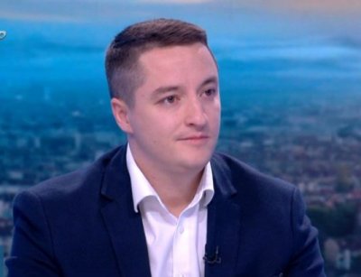 Как е възможно да падаме толкова ниско, че Божанков да ни навигира от екрана?!
