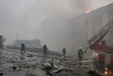   Руска атака в Запорожие: Един загинал и пожар в жилищен район