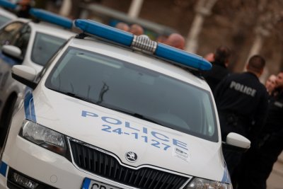 Верижна катастрофа с три автомобила затруднява движението на АМ "Тракия"