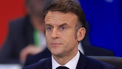 Макрон на историческо посещение в Мадагаскар: Нови споразумения и стари спорове