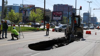 Столична община: Обезопасихме дупката в локалното платно на бул. &ldquo;Цариградско шосе&rdquo;