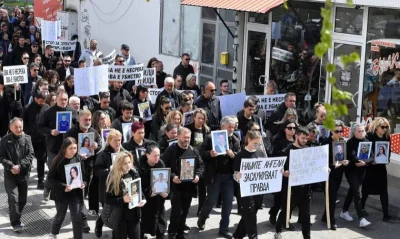 Мълчалив протест в Кочани: Стотици почетоха жертвите на пожара в дискотека &bdquo;Пулс&ldquo;