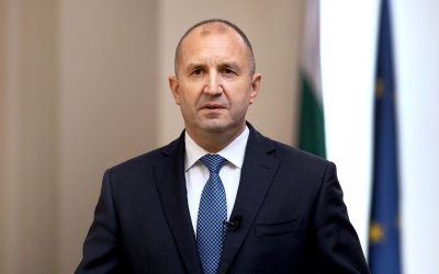 Румен Радев пристигна в Осака за официално посещение