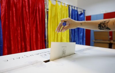 Скандал в Румъния: Искат анулиране на изборите, спечелени от Джордже Симион