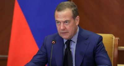 Медведев към Зеленски: Ти си въшка с раздразнен от кокаина нос