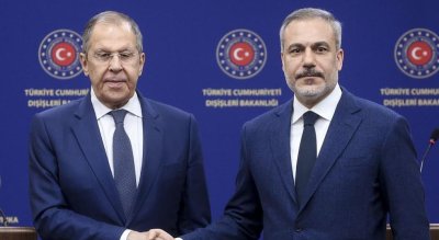 Русия и Турция обсъждат предложение на Путин за преки преговори с Украйна в Истанбул