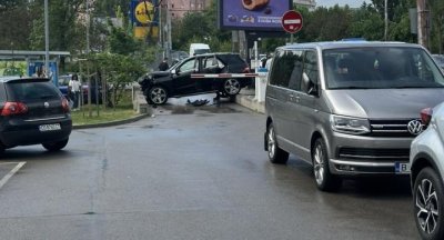 Жена почина при тежката верижна катастрофа в центъра на София
