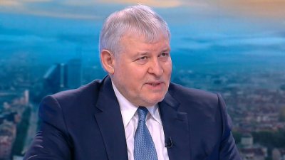 Румен Христов: Заминаването на Костадинов за парада в Москва е демонстрация и е недопустимо