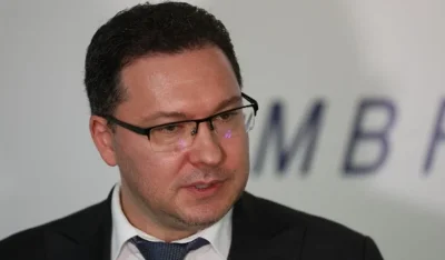 Митов: МВР притиска спедиторите да спрат доставките на вейпове