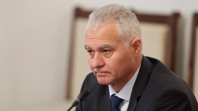 Парламентът избра Пламен Тончев за шеф на Комисията по досиетата