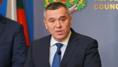 Министър Тахов: Осигурени са средства за обезщетения след градушките