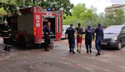 Екшън в Русе: Мъж под въздействието на наркотици подпали дома си и нападна близките си